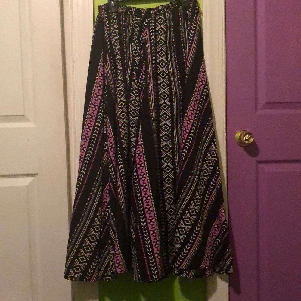 Very flowy maxi skirt by Mint Green